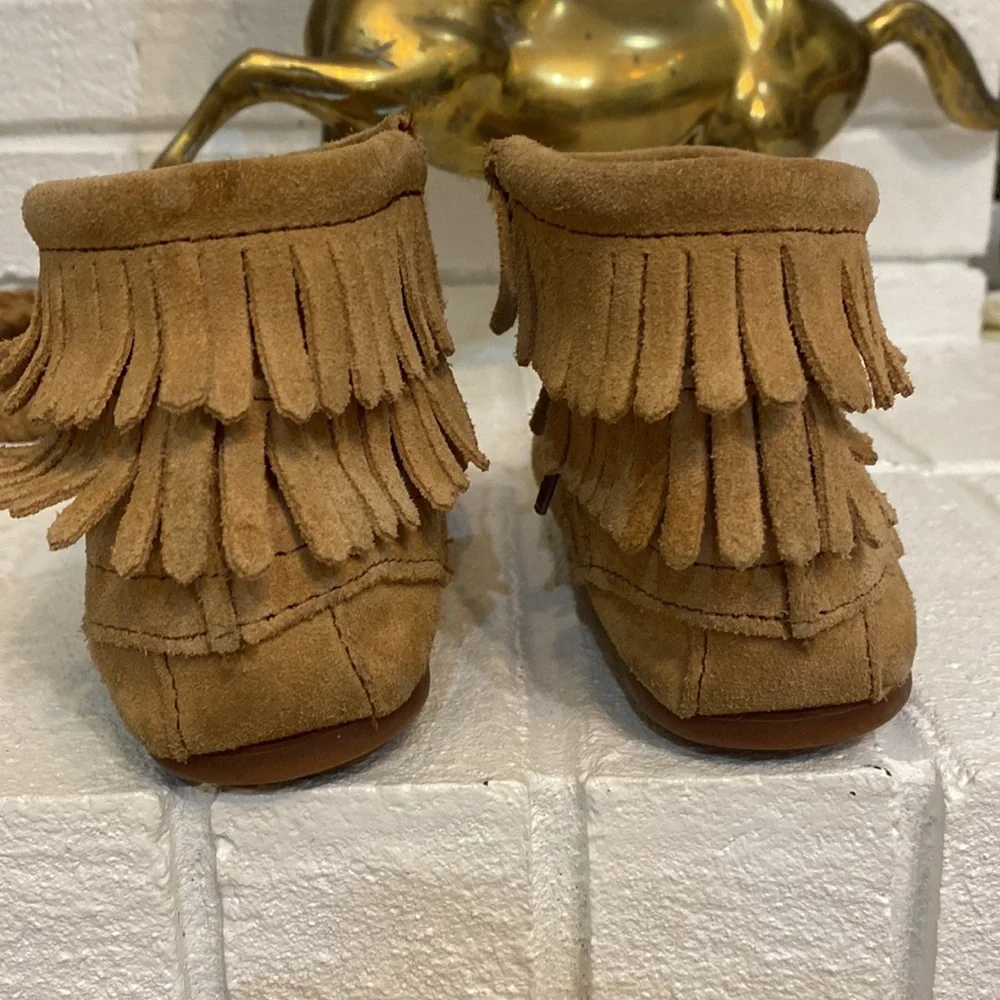 Minnetonka ankle moccasins shoes